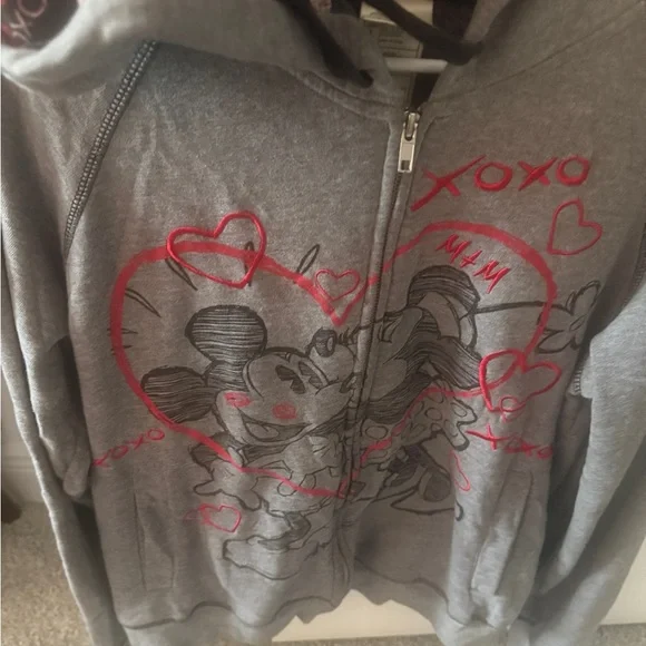 Sz L Mickey & Minnie love hoodie - Picture 1 of 4